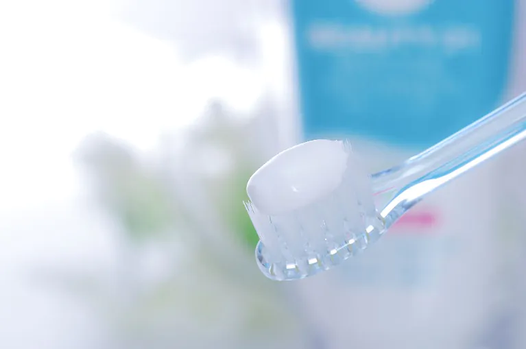 ホワイトニングとホワイトニング歯磨き粉の違い
